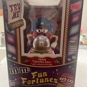 M & M COLLECTIBLE Dispenser
